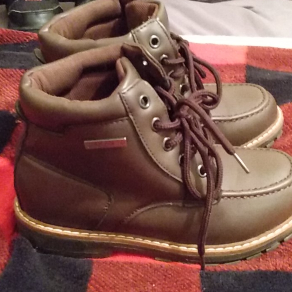 Shoes - Picture 4 of 6